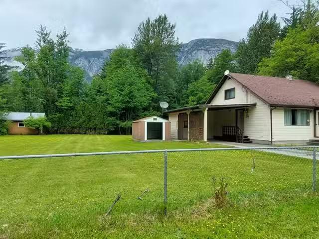 House for sale in Hagensborg, British Columbia