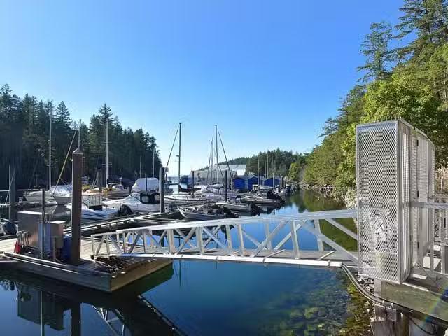 House for sale in Halfmoon Bay, British Columbia