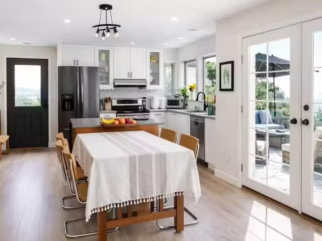 House for sale in Halfmoon Bay, British Columbia