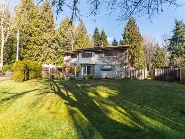 House for sale in Halfmoon Bay, British Columbia