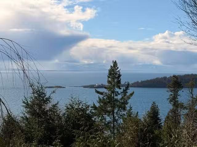 House for sale in Halfmoon Bay, British Columbia