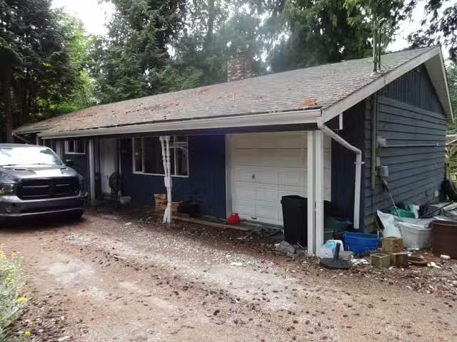 House for sale in Halfmoon Bay, British Columbia