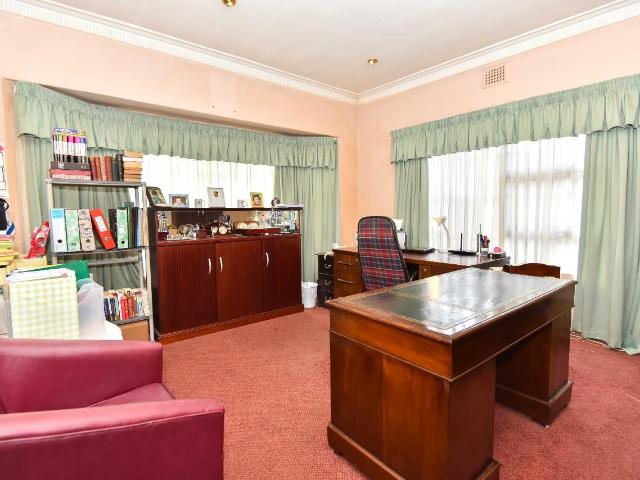 House for sale in Hilton