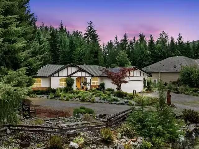 House for sale in Honeymoon Bay, British Columbia