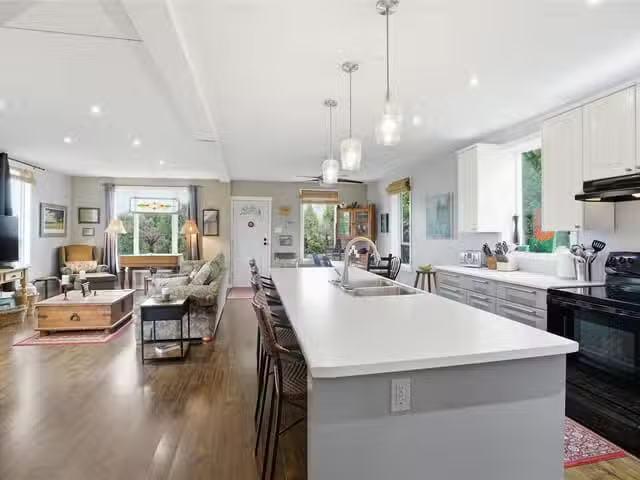 House for sale in Thorne, Quebec