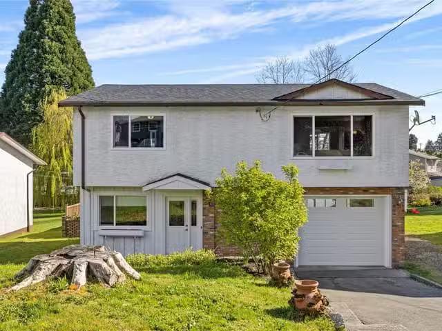 House for sale in Thorne, Quebec