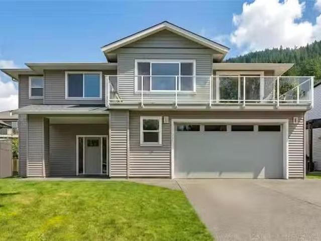 House for sale in Thorne, Quebec