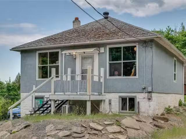 House for sale in Thorne, Quebec