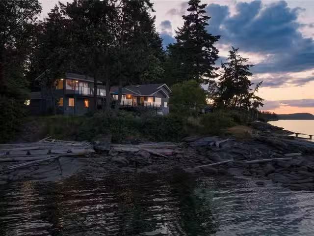 House for sale in Thorne, Quebec