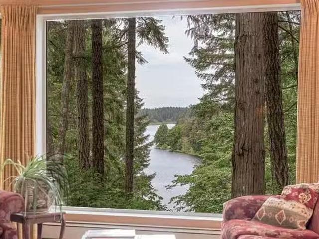 House for sale in Thorne, Quebec
