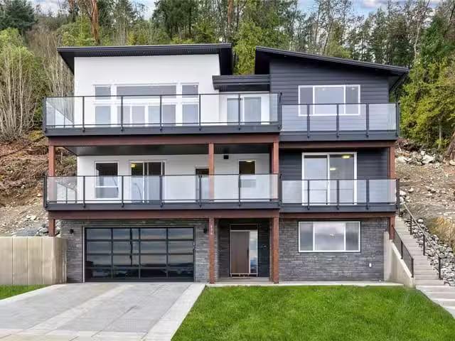 House for sale in Thorne, Quebec