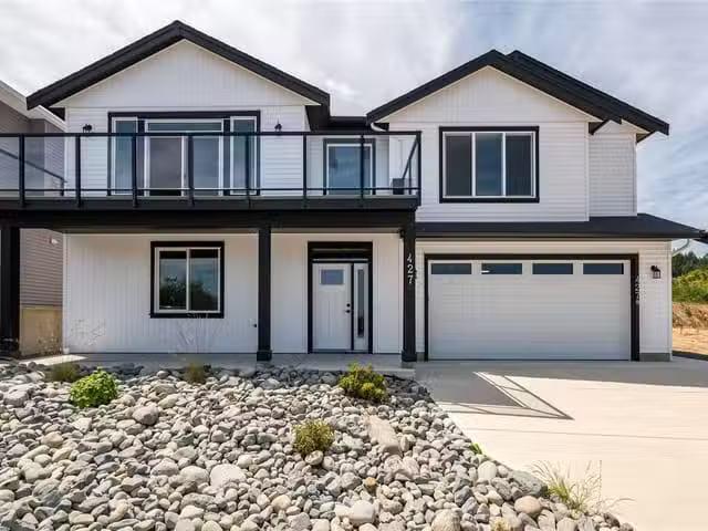 House for sale in Thorne, Quebec