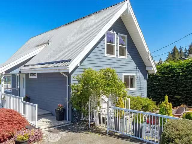 House for sale in Thorne, Quebec