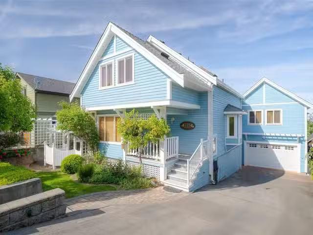 House for sale in Thorne, Quebec