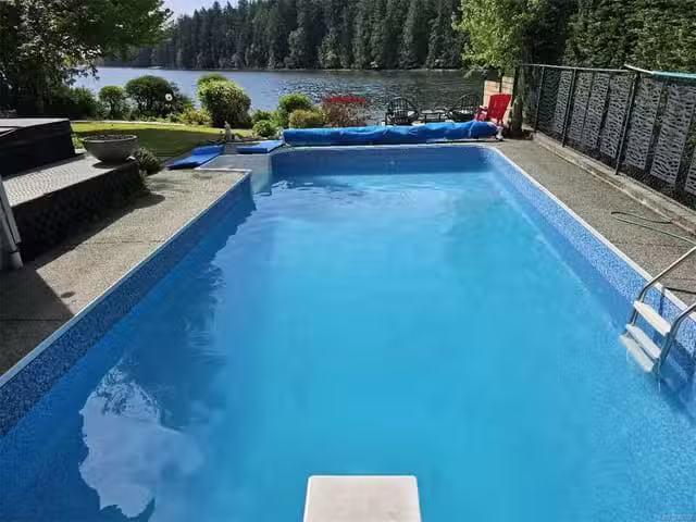 House for sale in Thorne, Quebec