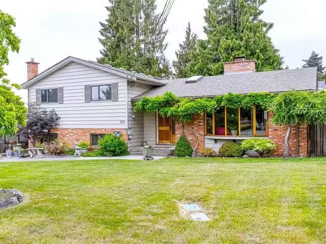 House for sale in Thorne, Quebec