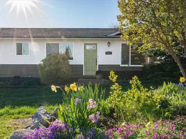 House for sale in Thorne, Quebec
