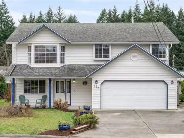 House for sale in Thorne, Quebec
