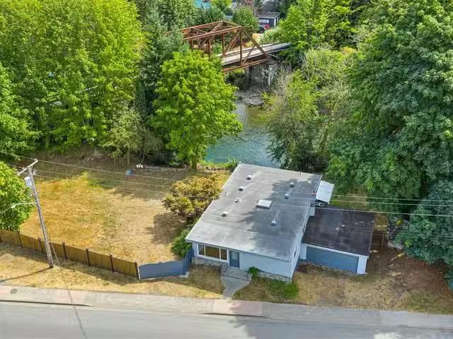 House for sale in Lake Cowichan, British Columbia