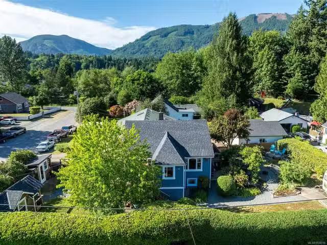 House for sale in Lake Cowichan, British Columbia