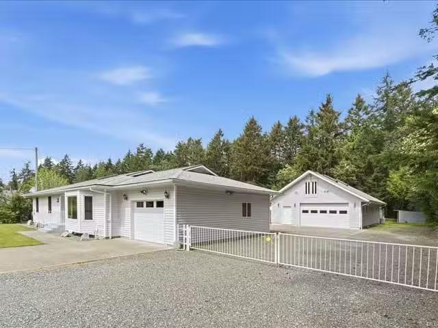 House for sale in Lantzville, British Columbia