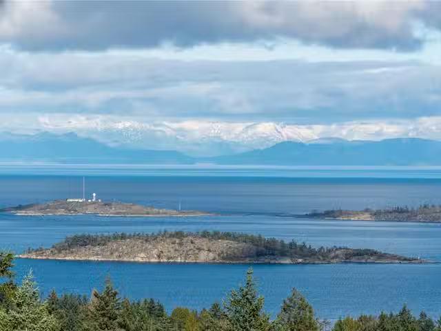 House for sale in Lantzville, British Columbia