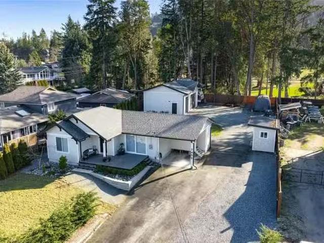 House for sale in Lantzville, British Columbia