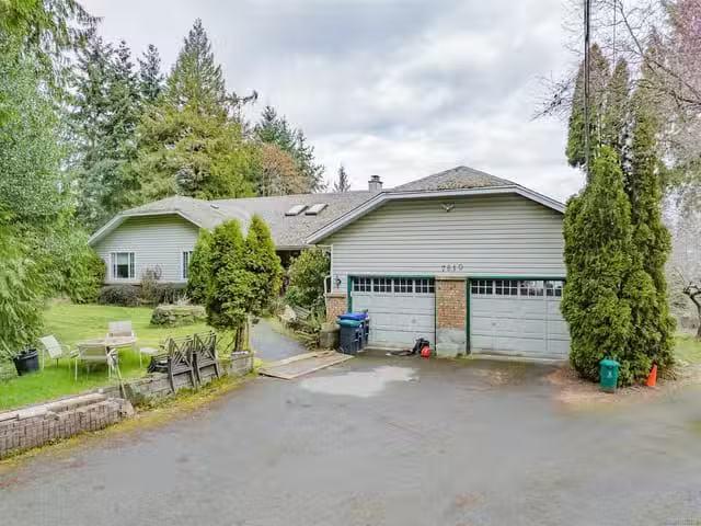 House for sale in Lantzville, British Columbia