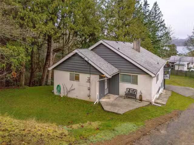 House for sale in Lantzville, British Columbia