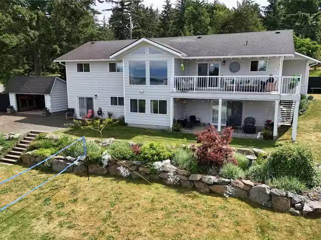House for sale in Lantzville, British Columbia