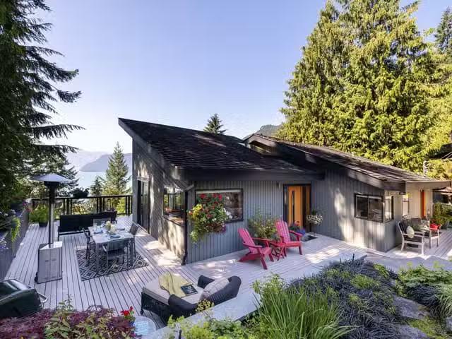 House for sale in Lions Bay, British Columbia