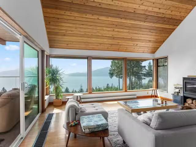 House for sale in Lions Bay, British Columbia