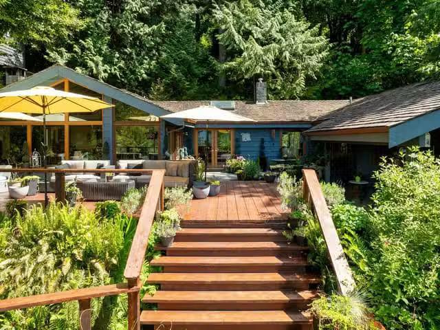 House for sale in Lions Bay, British Columbia
