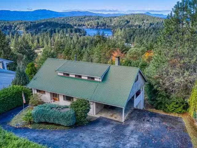House for sale in Madeira Park, British Columbia