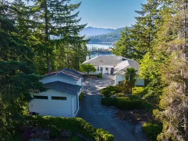 House for sale in Madeira Park, British Columbia