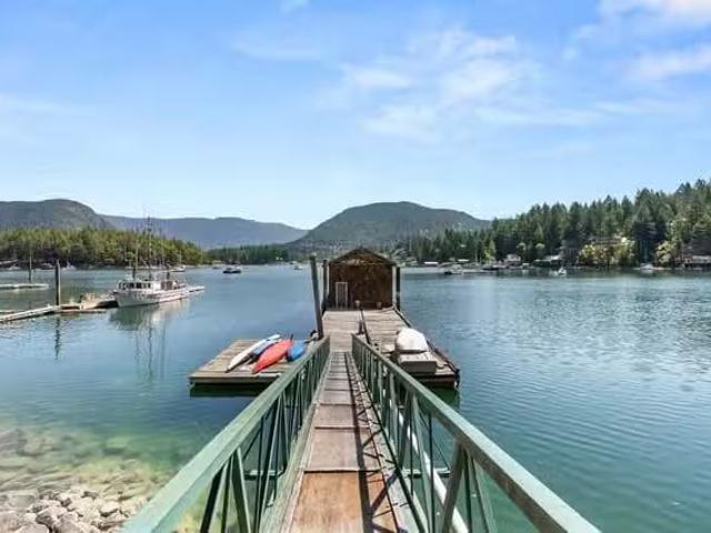 House for sale in Madeira Park, British Columbia
