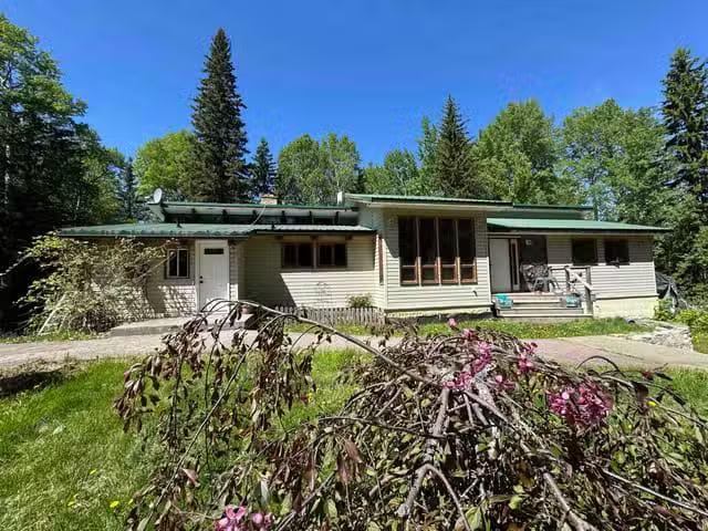 House for sale in Mcbride, British Columbia