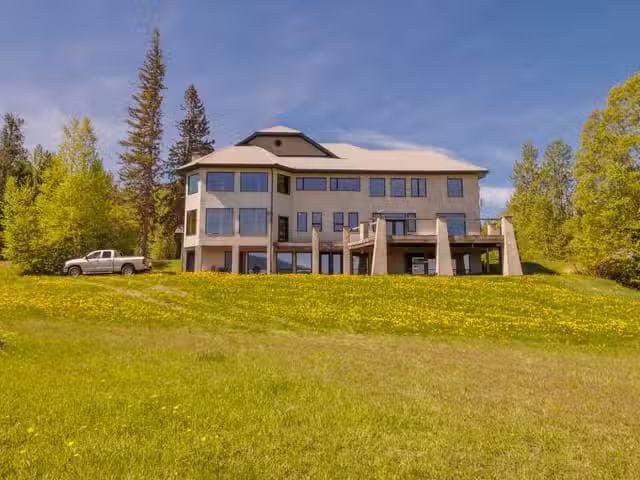 House for sale in Mcbride, British Columbia
