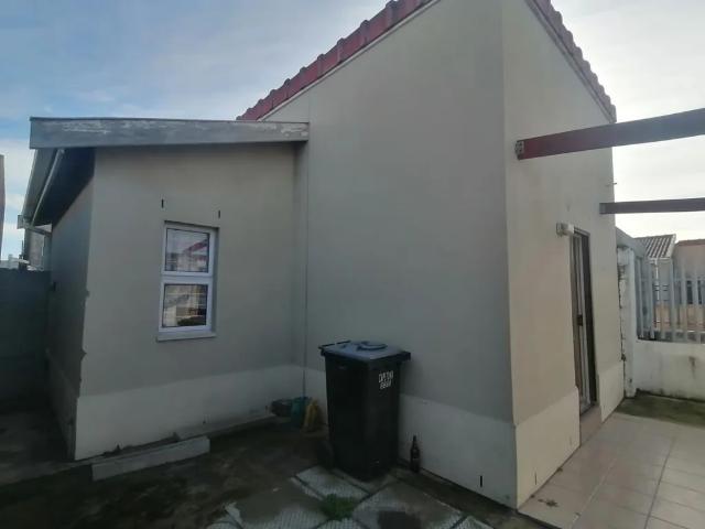 House for sale in Cape Town, Cape Flats