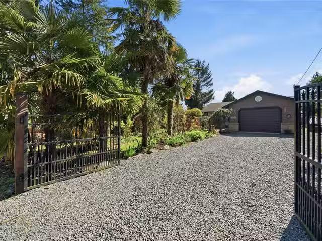 House for sale in Nanoose Bay, British Columbia