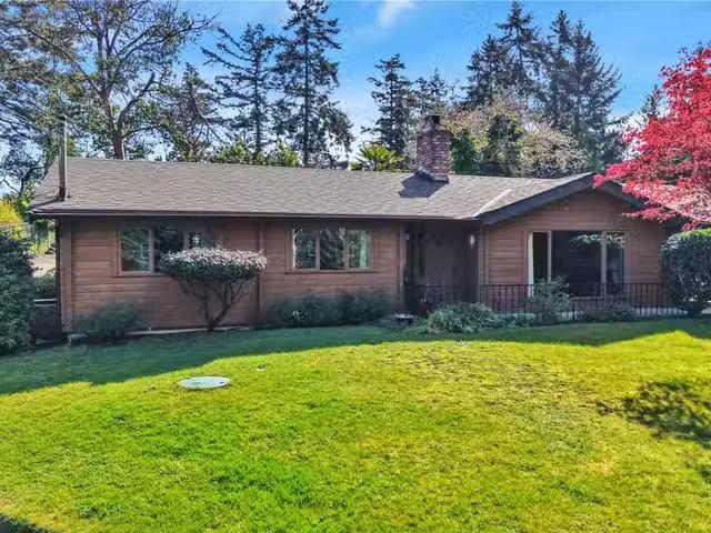 House for sale in Nanoose Bay, British Columbia