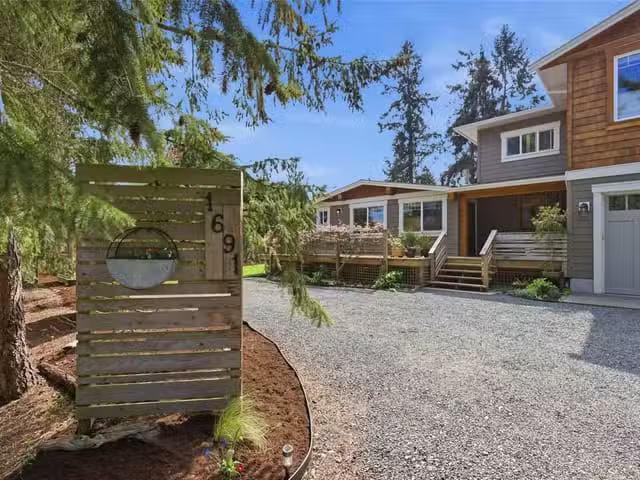House for sale in Nanoose Bay, British Columbia