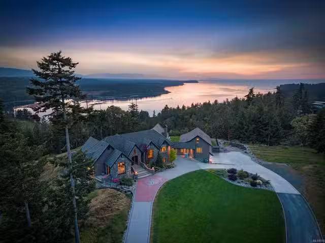 House for sale in Nanoose Bay, British Columbia