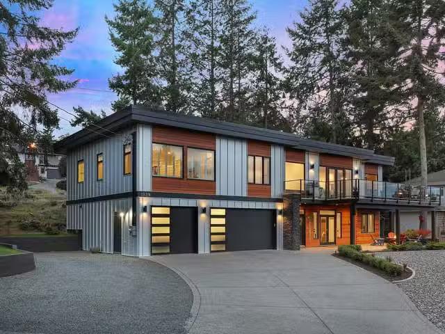 House for sale in Nanoose Bay, British Columbia