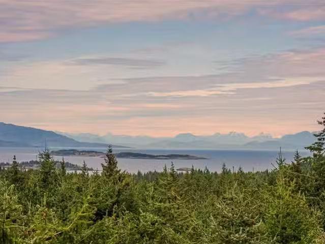 House for sale in Nanoose Bay, British Columbia
