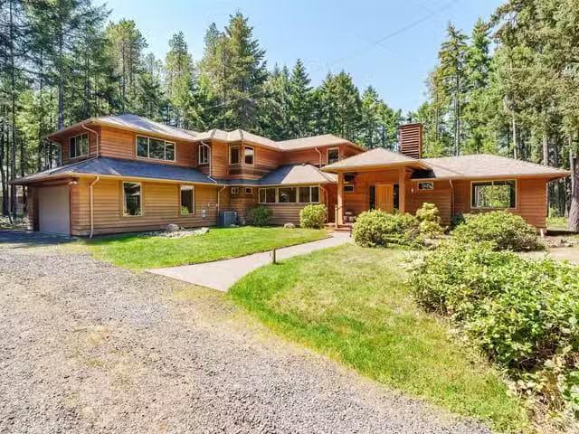 House for sale in Nanoose Bay, British Columbia