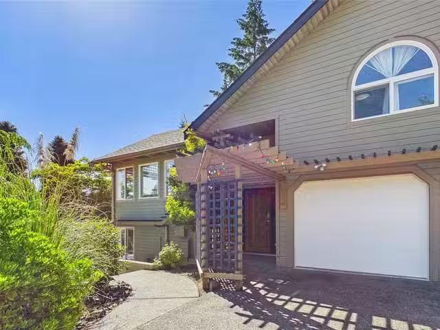 House for sale in Nanoose Bay, British Columbia