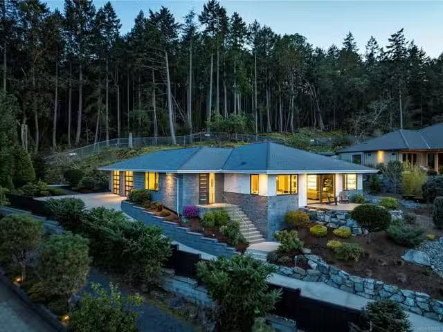 House for sale in Nanoose Bay, British Columbia