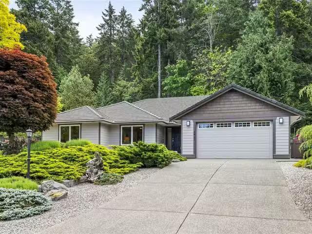 House for sale in Nanoose Bay, British Columbia