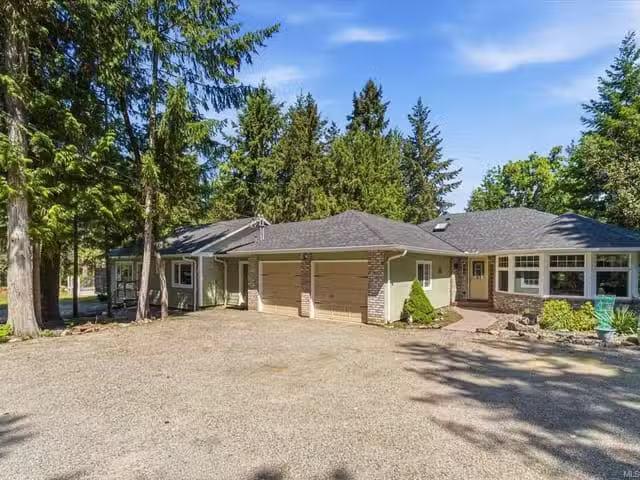 House for sale in Nanoose Bay, British Columbia